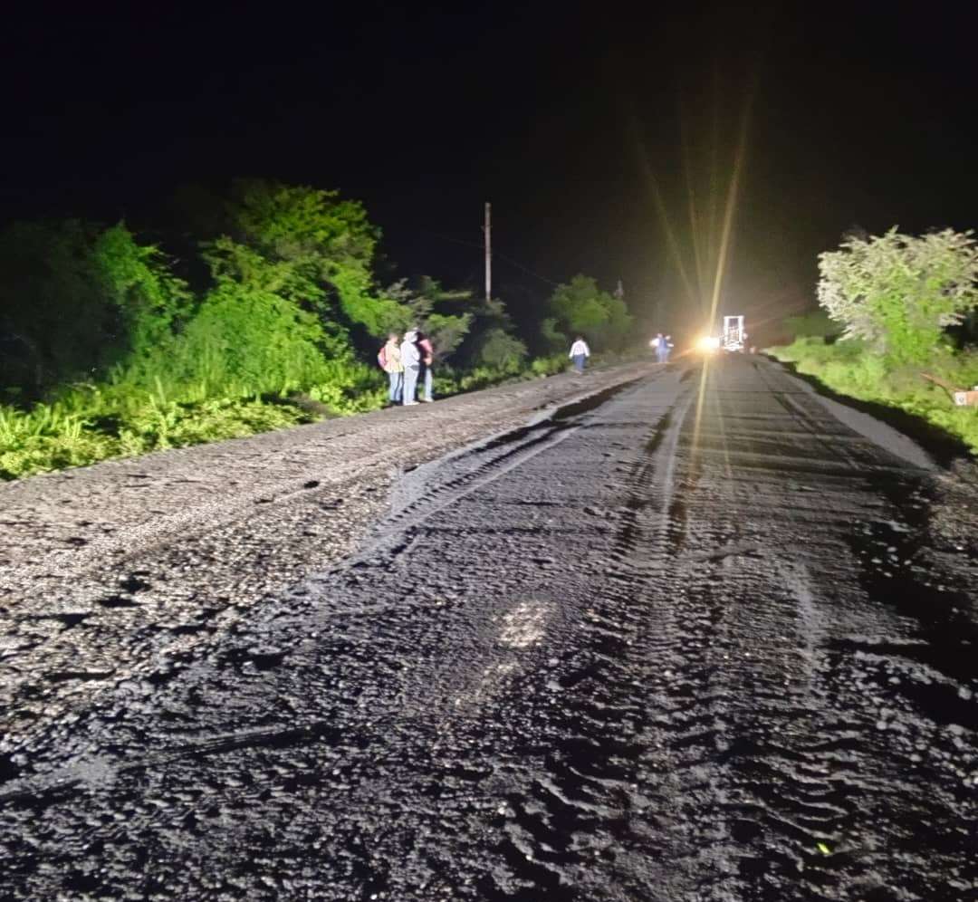 Début du pavage de la route Los Puertos de Altagracia-Maracaibo