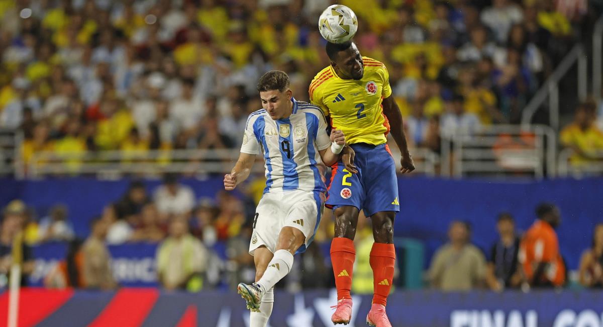 Carlos Cuesta, defensor titular de Colombia, en Copa América. Foto: EFE