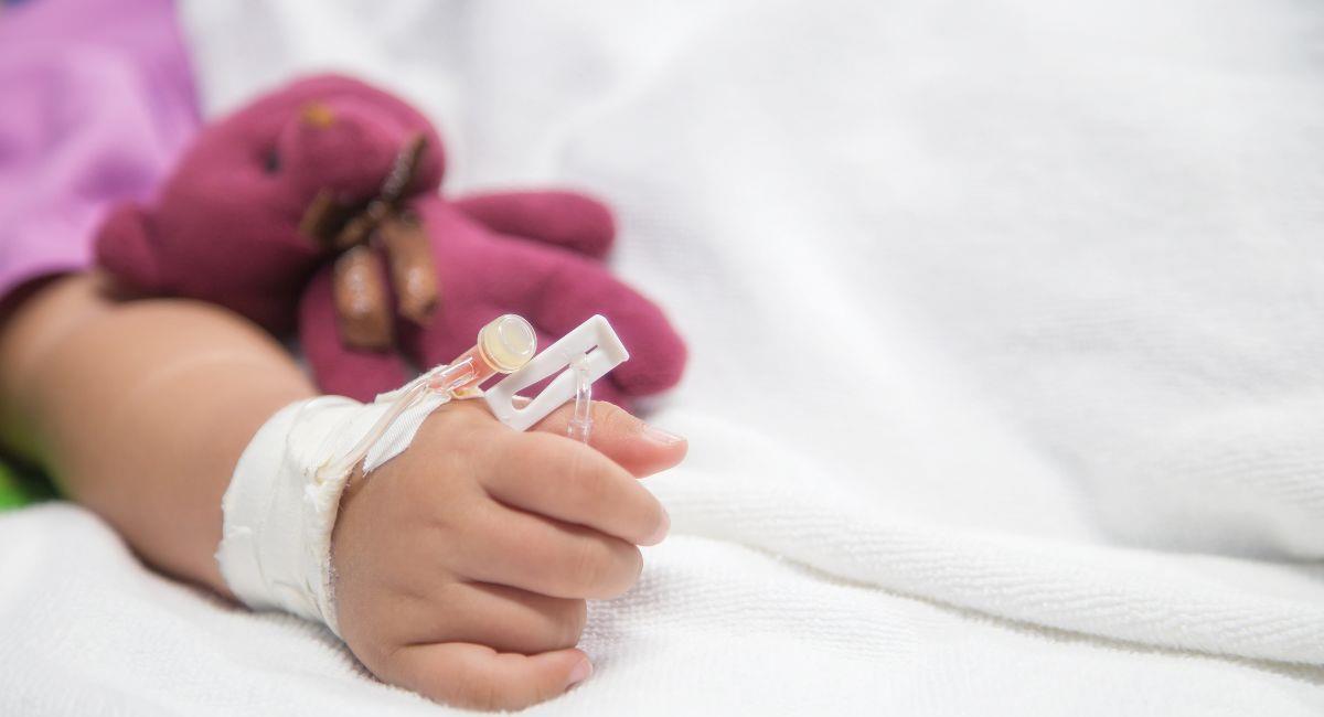 El médico colombiano que con cirugía pionera salvó a una menor de 7 años. Foto: Shutterstock