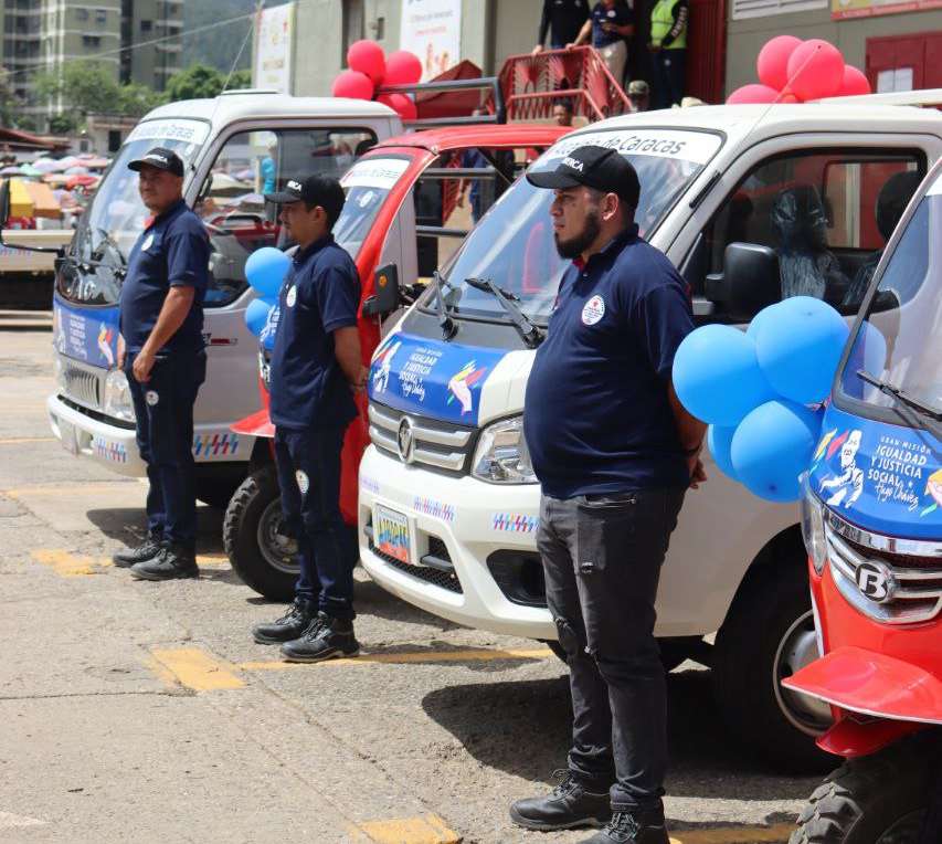 Ils ont fait don de 10 tricycles et 10 camions à Inmerca