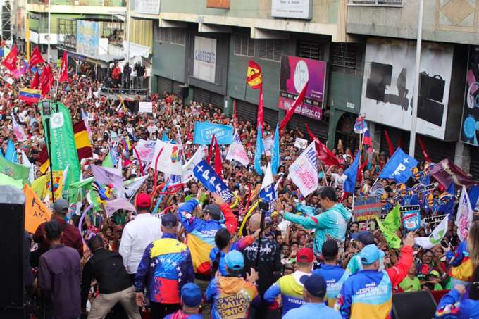 Maduro : ceux qui veulent la violence ont sous-estimé le peuple