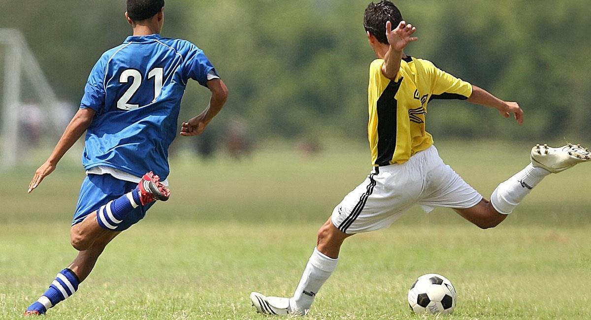 Un colombiano hace parte de los futbolistas que parten jóvenes a Europa para formarse como futbolistas. Foto: Pixabay