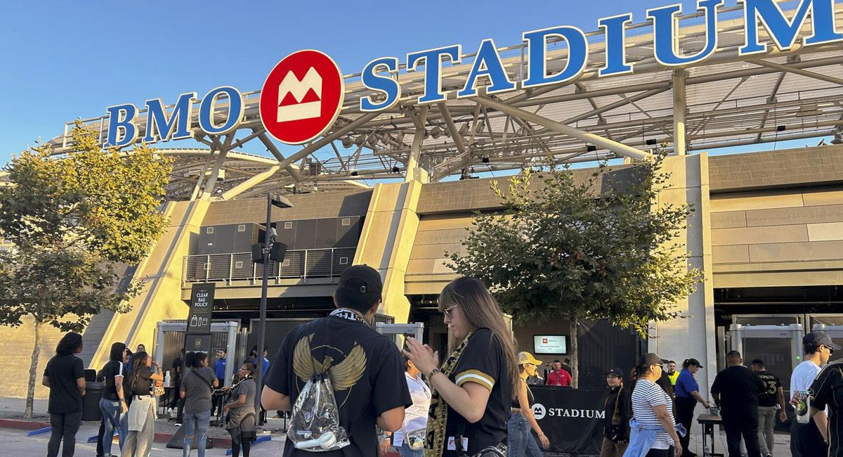 El estadio de Los Angeles fue testigo de la mala conducta del técnico de Xolos, Juan Carlos Osorio. Foto: EFE