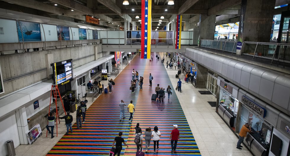 La précipitation pour quitter le Venezuela fait grimper le prix des billets d’avion de 300 %