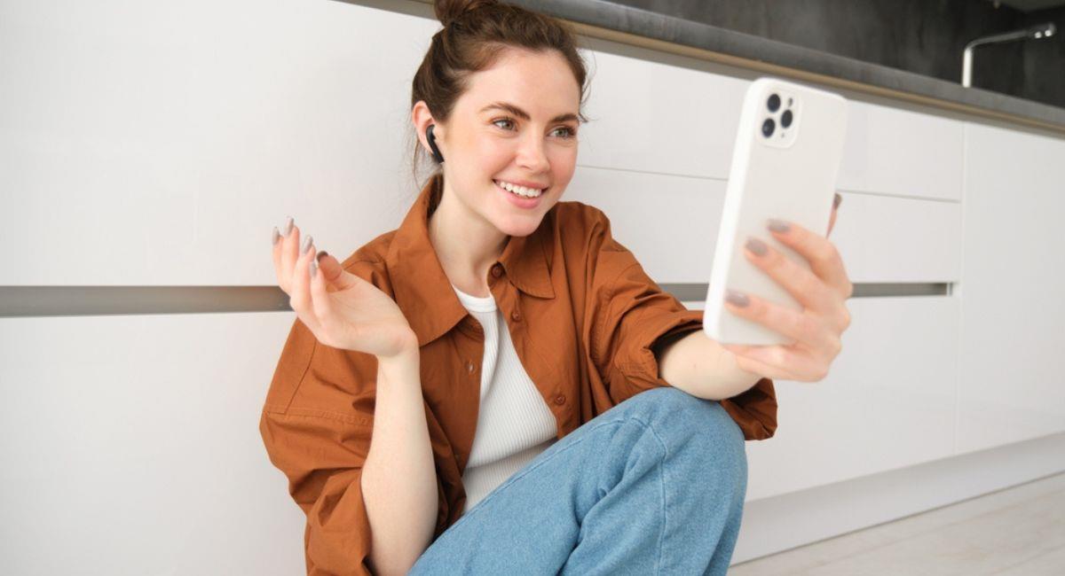 Filtro de belleza para videollamadas en WhatsApp. Foto: Shutterstock