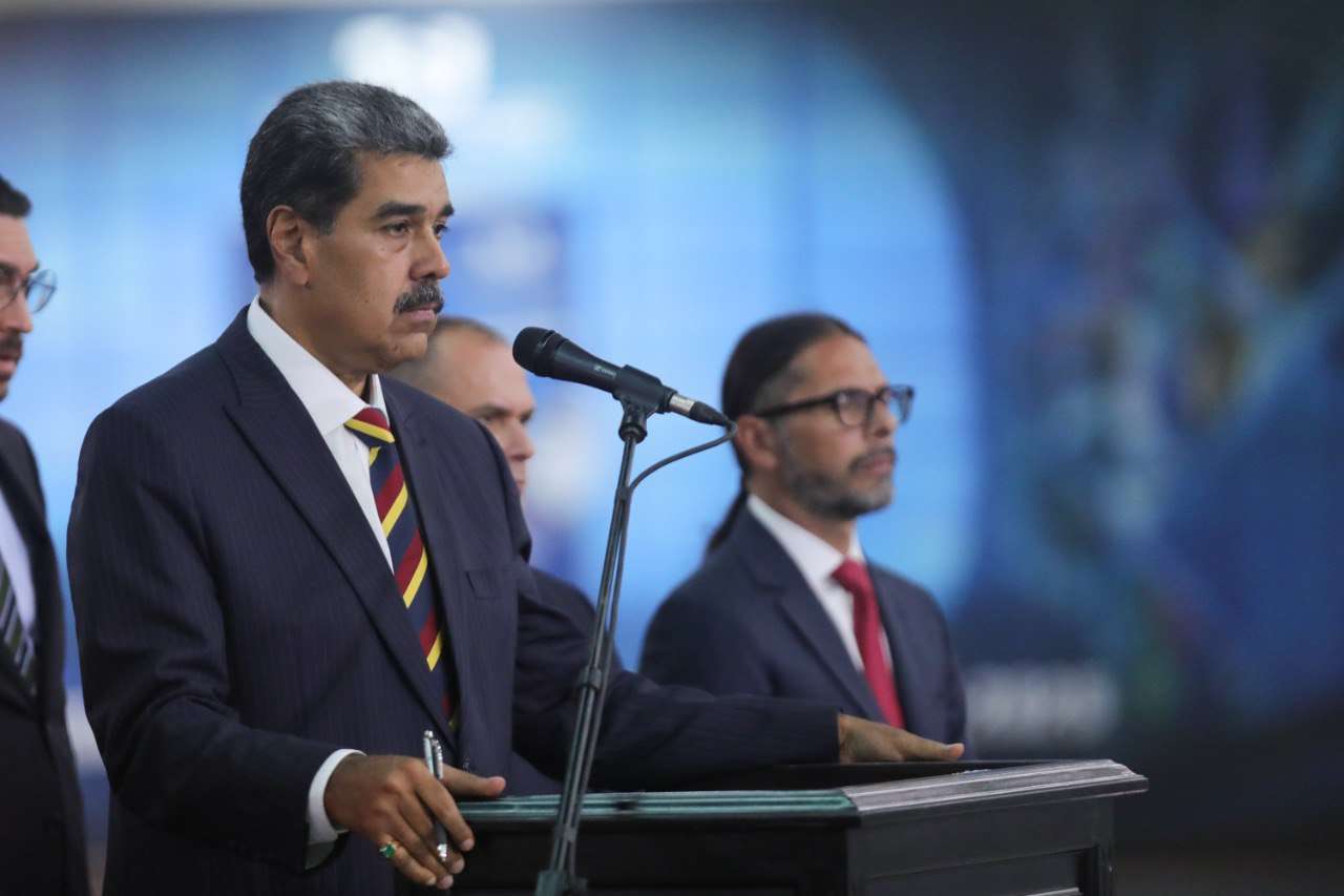 Maduro assure que le dialogue a une date et qu'il y aura des surprises