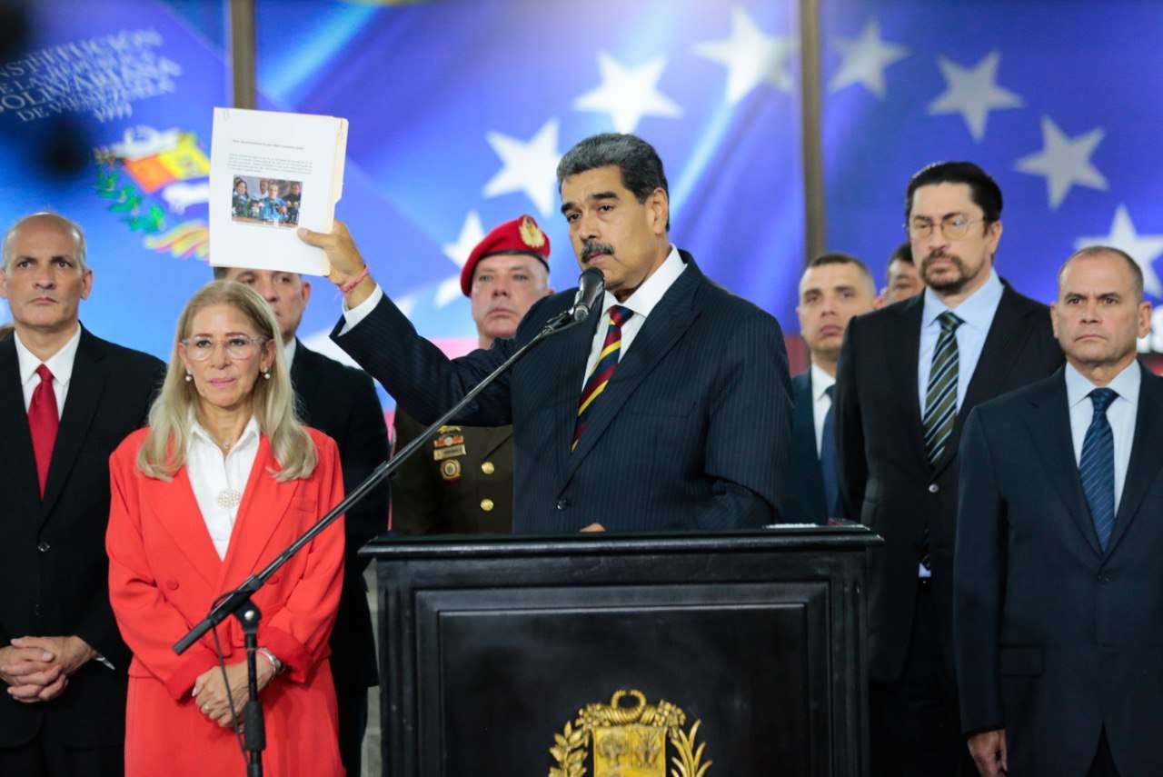 Maduro: le seul qui doit négocier avec Machado est le procureur
