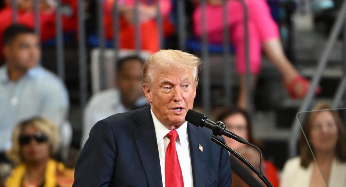 Donald Trump se ha visto sorprendido por el repunte que en las encuestas tiene Kamala Harris. Foto: EFE