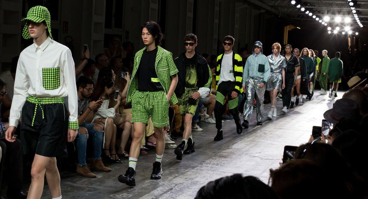 Blessd desfiló en pasarela del Milan Fashion Week 2024. Foto: Shutterstock