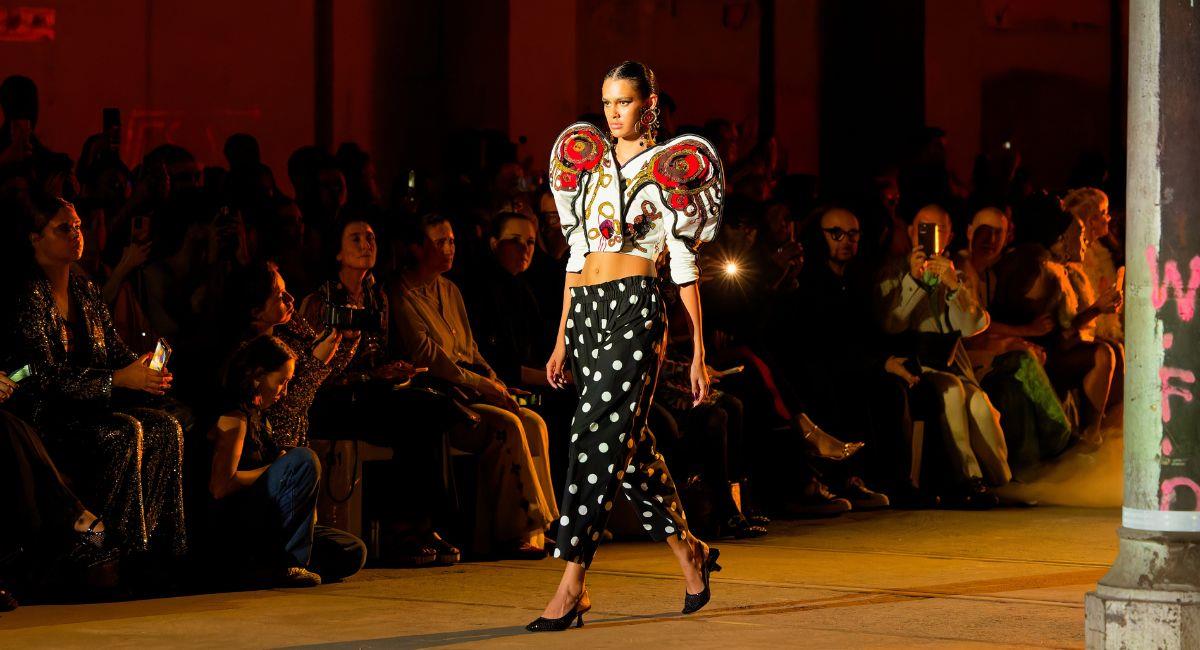 Fashion Week Madrid 2024 se verá en Colombia desde el 10 de octubre. Foto: Shutterstock