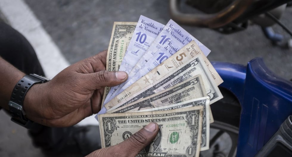 Le Venezuela abandonne le bolivar, avec le risque de déclencher l'inflation