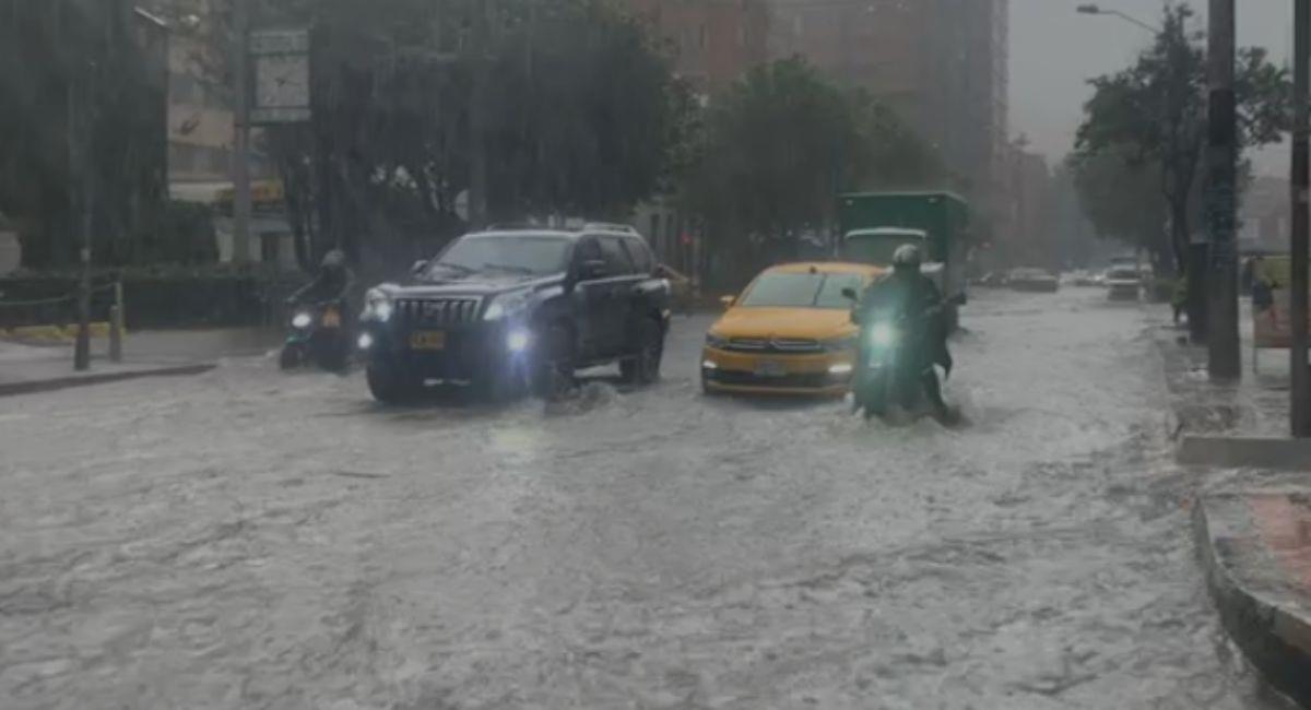 Autopista Norte volvió a inundarse y generó caos en Bogotá. Foto: Twitter @BogotaTransito