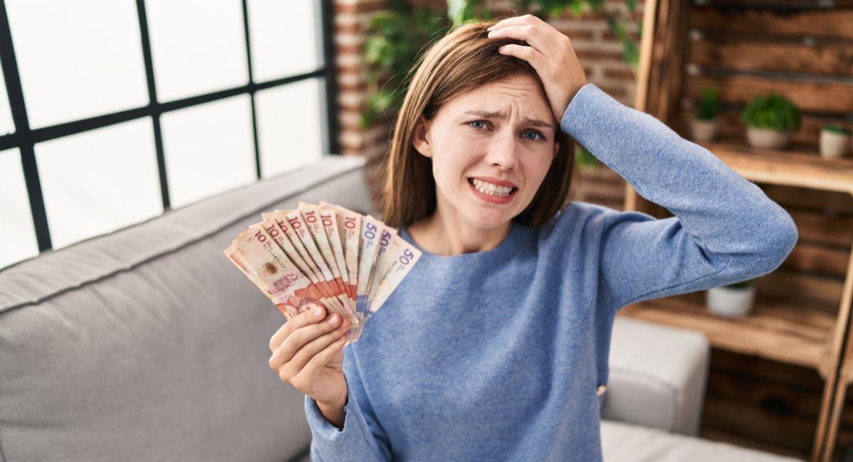 Muchos empleados esperan la prima de diciembre con ansias. Foto: Shutterstock Krakenimages.com