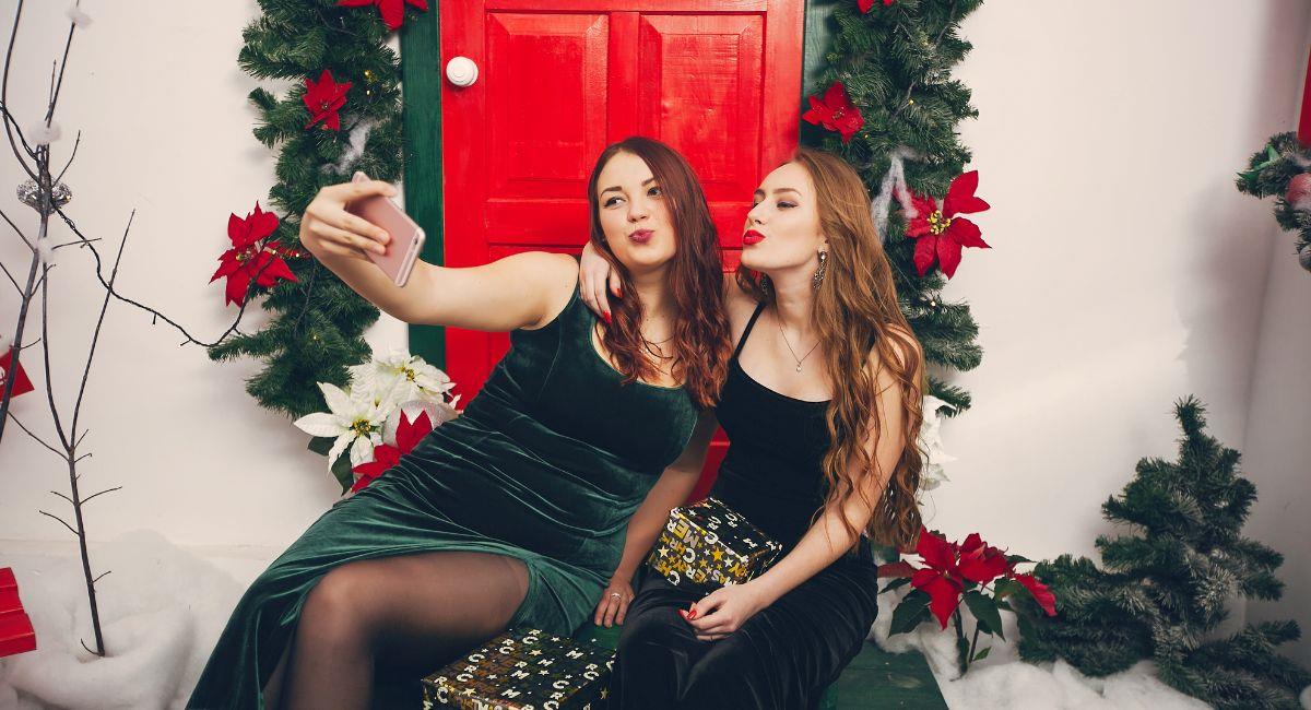 Looks con pantalones que serán tendencia esta Navidad y Año Nuevo. Foto: Freepik