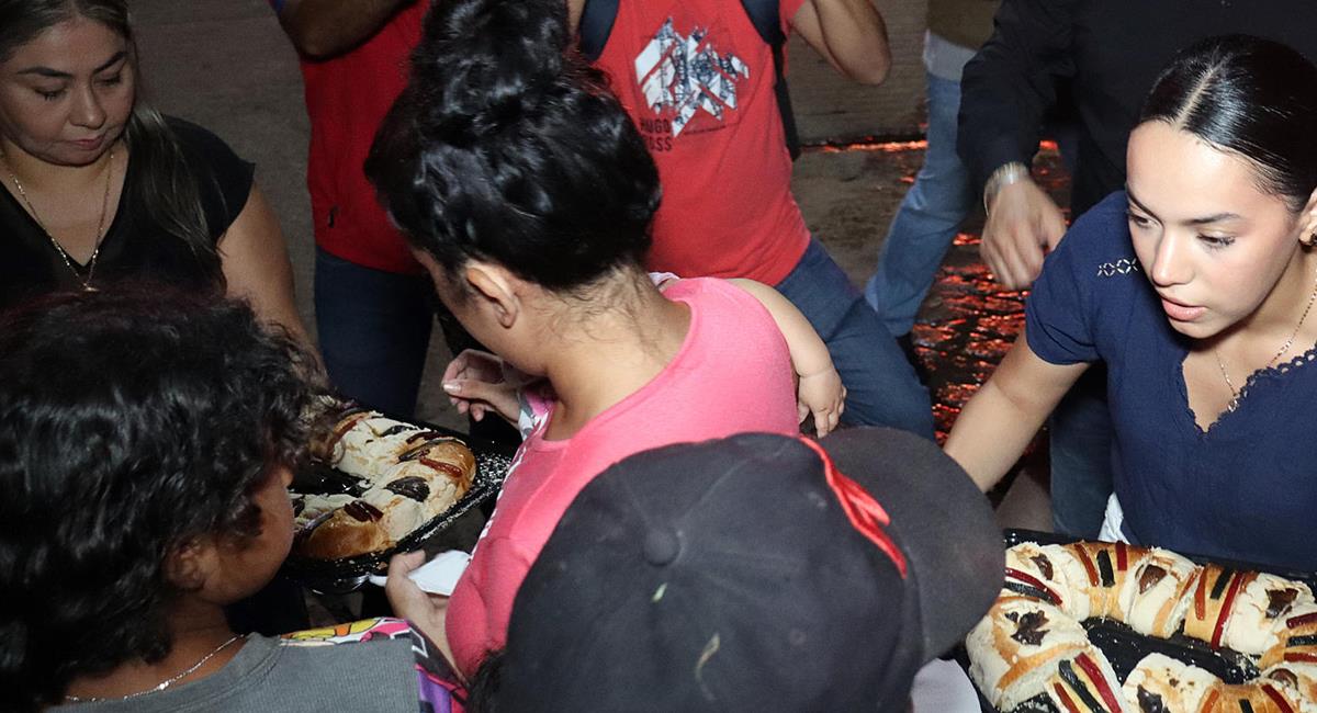 Albergues fronterizos entregan alimentos a migrantes indocumentados. Foto: EFE