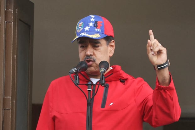 Le président du Venezuela, Nicolás Maduro, s'adresse à la foule lors d'une manifestation à Caracas, le 23 janvier 2025. (Photo de Pedro Mattey / AFP)