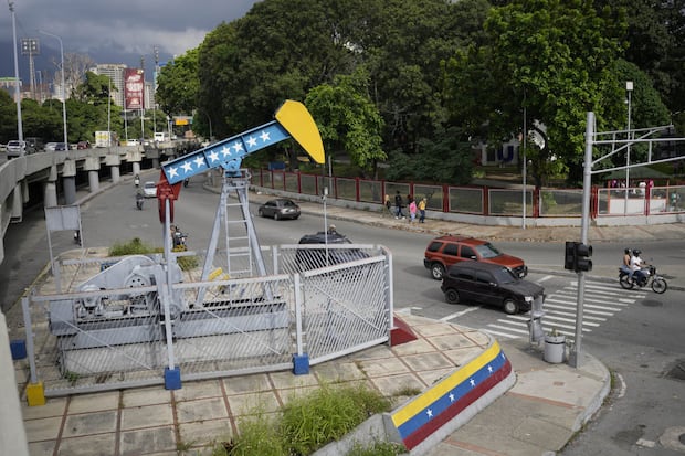 Monument de pétrole vénézuélien à Caracas.