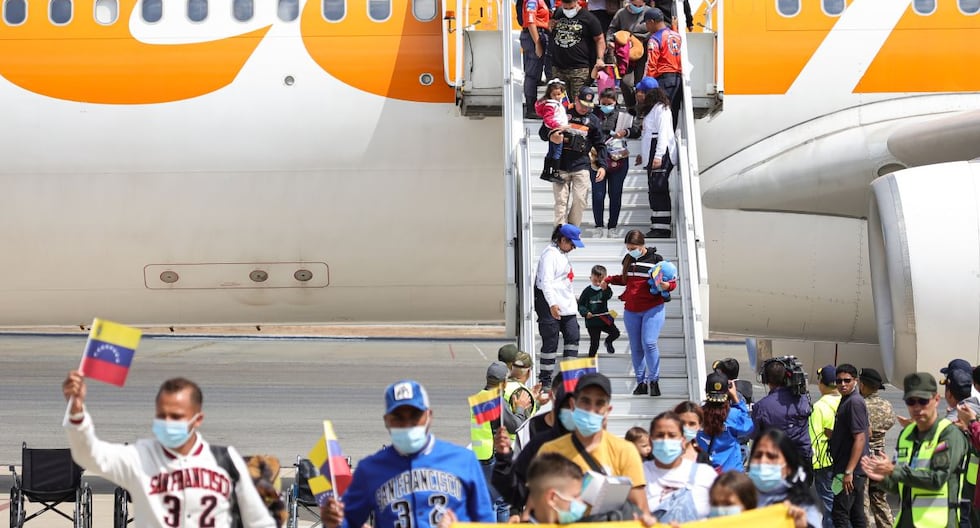 Le Venezuela recevra à nouveau des vols avec des déportés, selon un responsable américain.