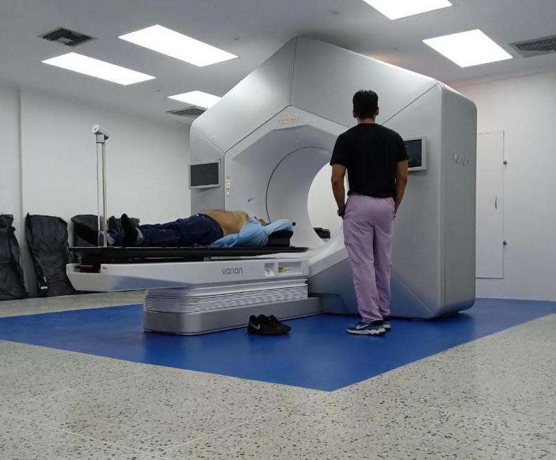 L'université de Maracaibo présente une équipe de haute précision dans les radiothérapies