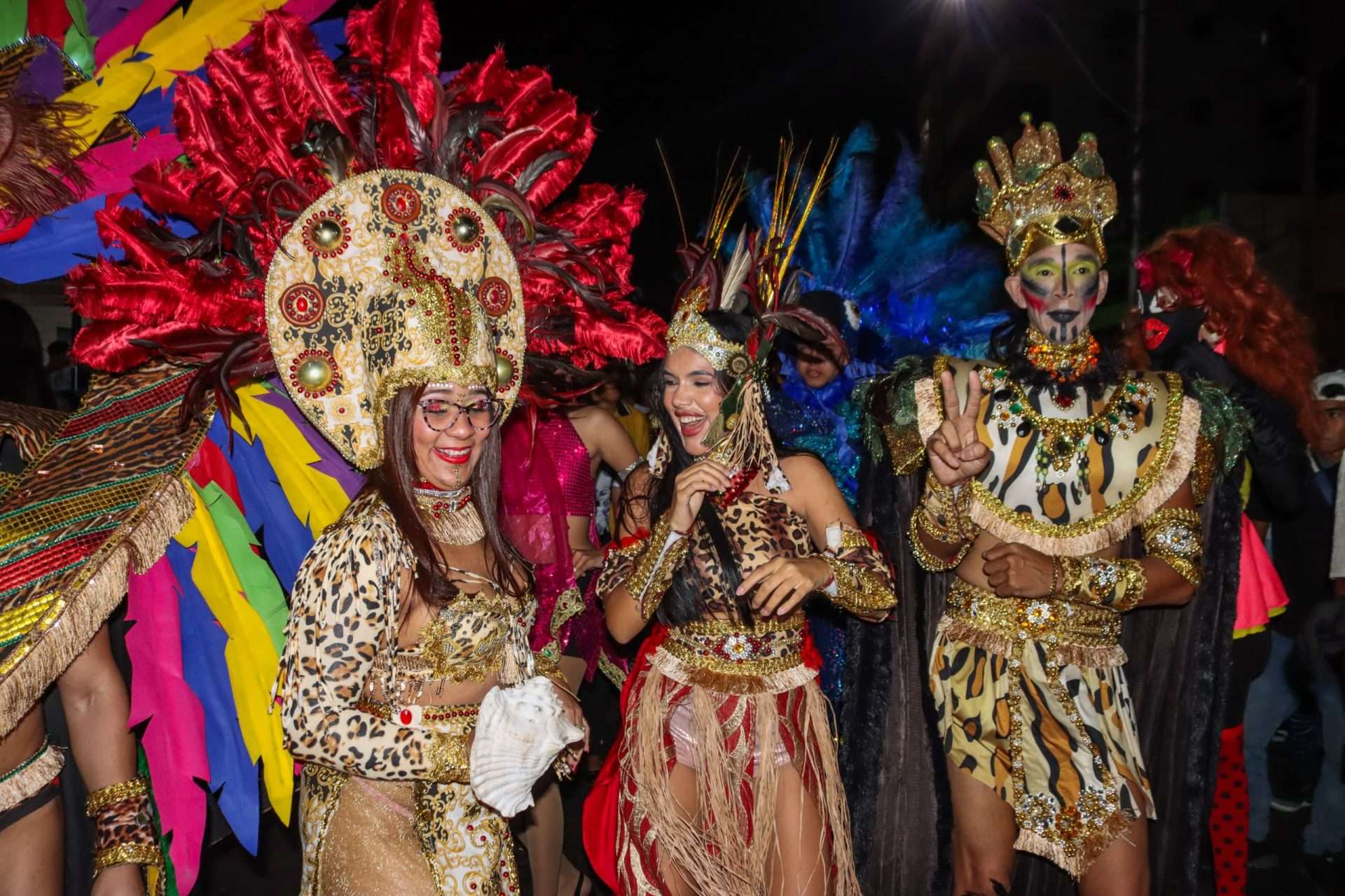 Plus de 60 000 personnes ont donné le cri de Carnival à Puerto La Cruz