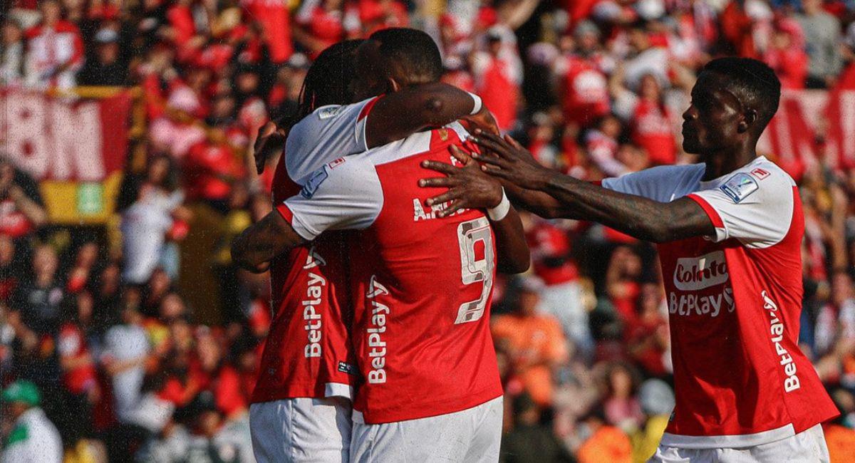 Santa Fe ya tendría acordado a su nuevo DT. Foto: Twitter @SantaFe