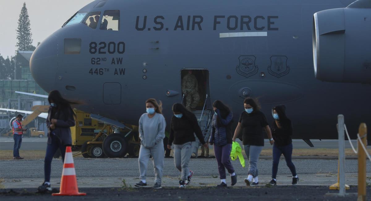 Los vuelos de deportaciones podrán convertirse en una habitual realidad. Foto: EFE