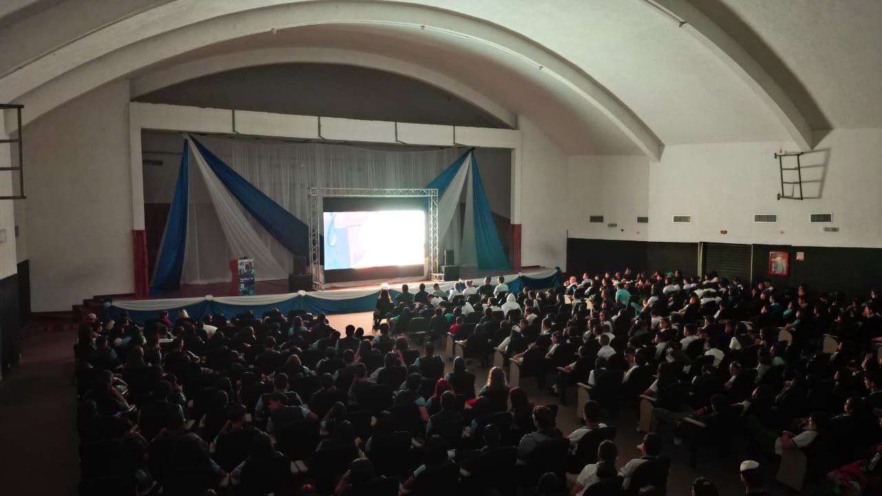 Tachirans connaissait la vie et le travail du Dr Humberto Fernández Morán
