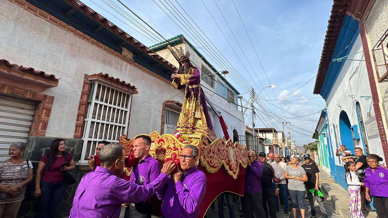 Avec la descente du Nazarene historique, la Semaine Sainte commence à Barcelone