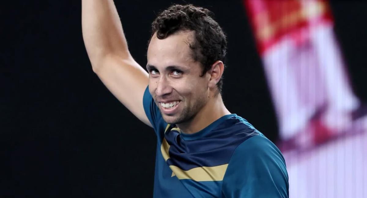 El tenista santandereano está a una victoria de conseguir el tiquete para el segundo Grand Slam del año. Foto: Instagram @danielgalan96