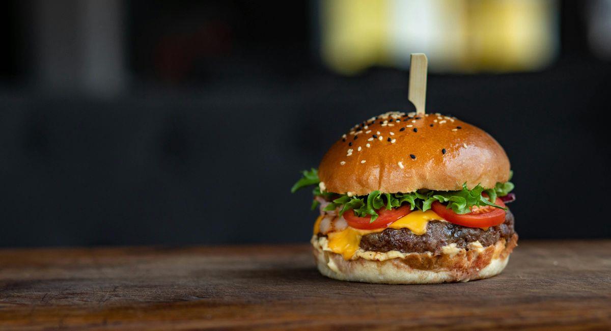 Burger Master 2025 lleva tres días cautivando paladares y votando por la mejor de Colombia. Foto: Freepik