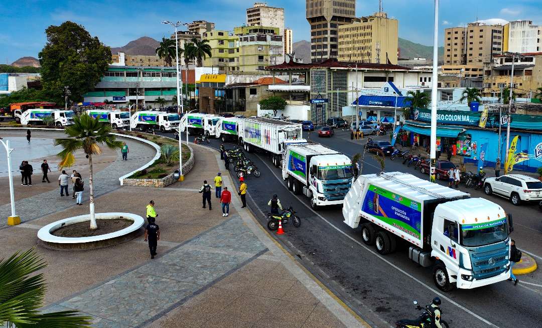 Nouveaux compacteurs de déchets livrés à Puerto la Cruz