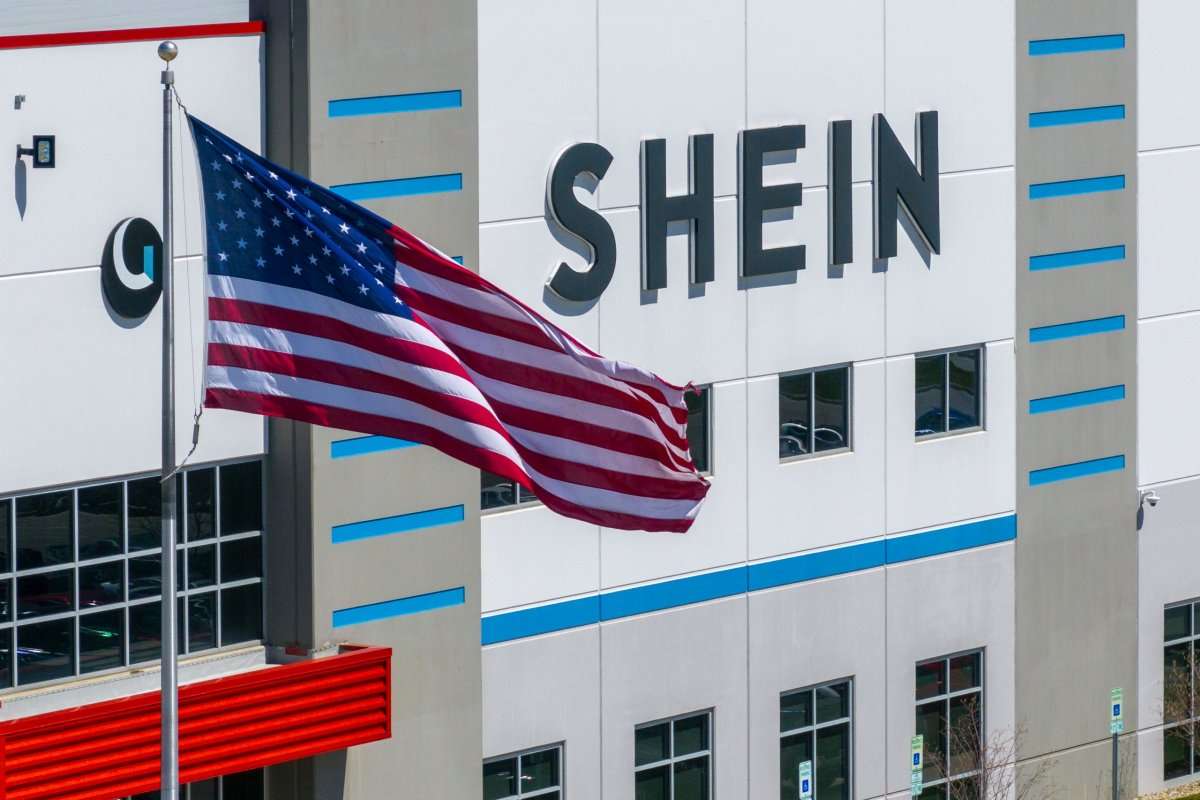Trump élimine l'exemption tarifaire à des produits chinois à faible coût