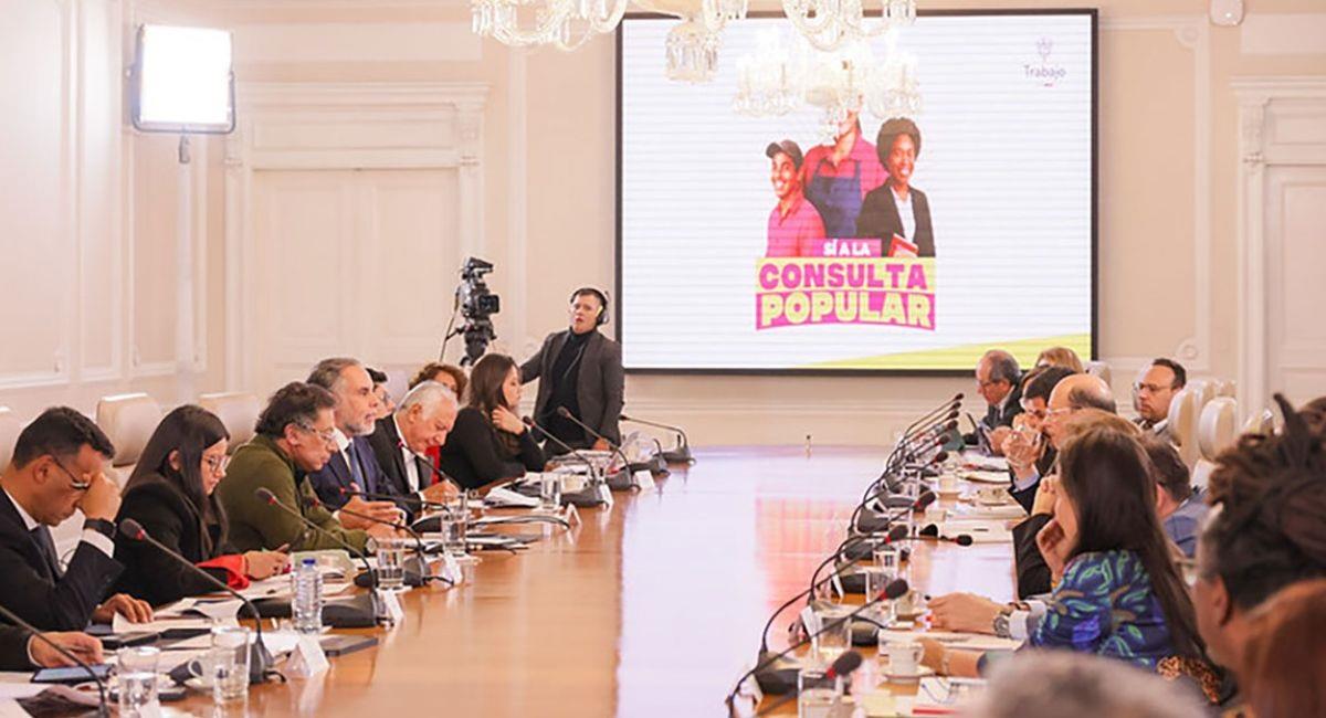 ¿Tocó aguantarse? Petro podrá seguir transmitiendo sus consejos de ministros. Foto: Presidencia