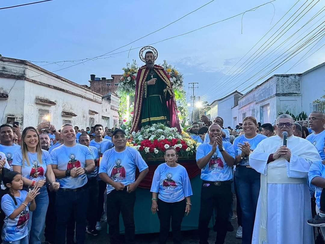 Yaracuyanos a débordé leur foi à la messe et à la procession de l'apôtre de San Felipe