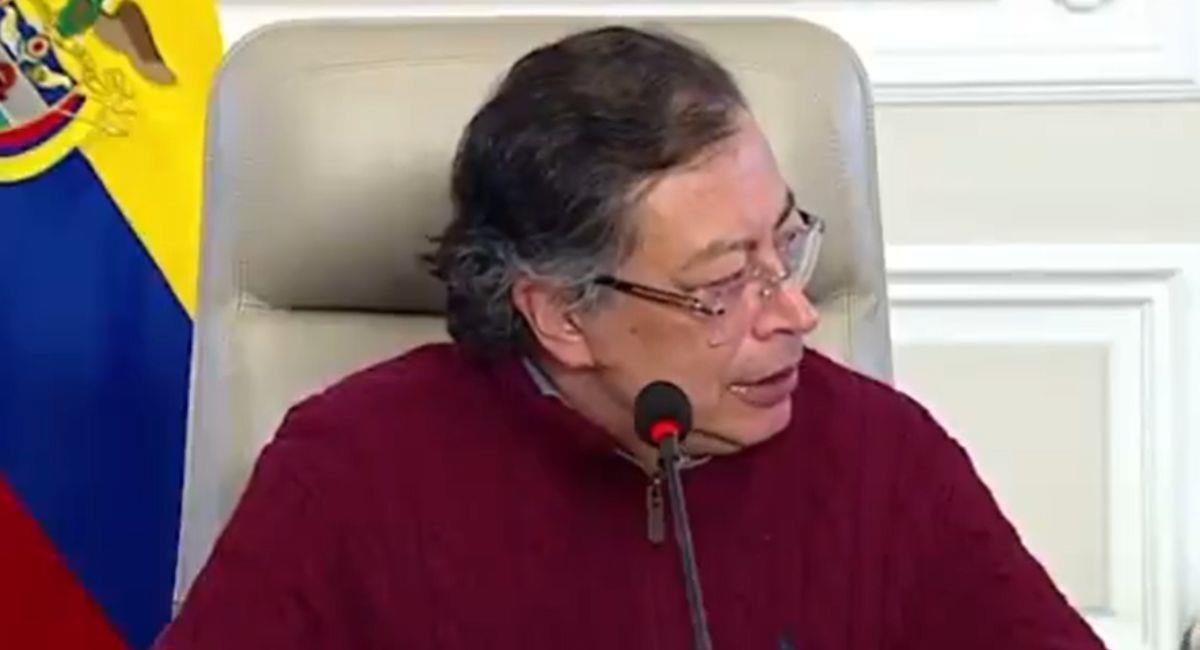 Gustavo Petro mostró su molestia por la consulta popular. Foto: Twitter @infopresidencia