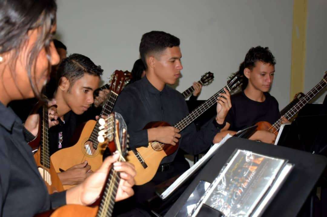 Le système d'orchestres a ouvert le siège à Santa Lucía del Tuy