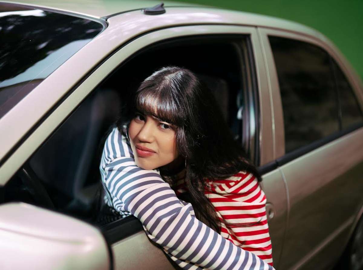 Mari La Carajita est en train de présenter le single «Nouveau»