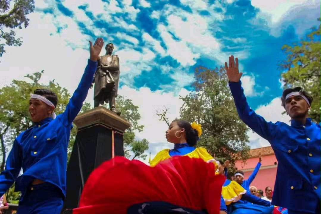 Ocumareños Premiere Plaza Bolívar