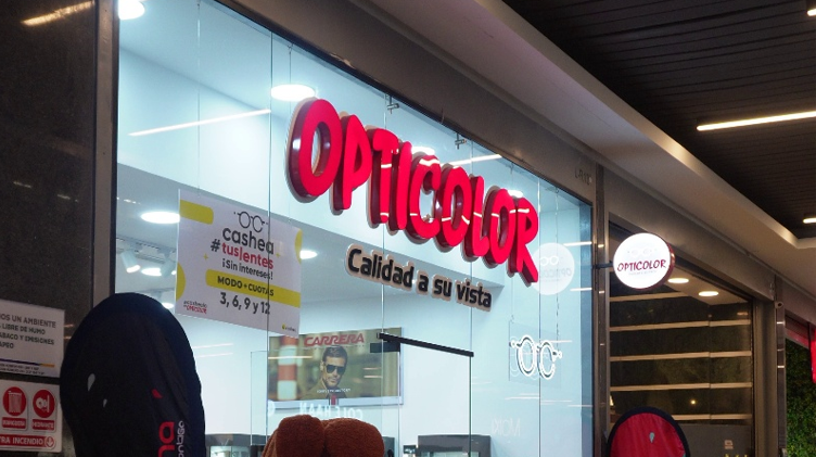 Opticolor célèbre son 85 magasin réaffirmant son engagement envers le Venezuela