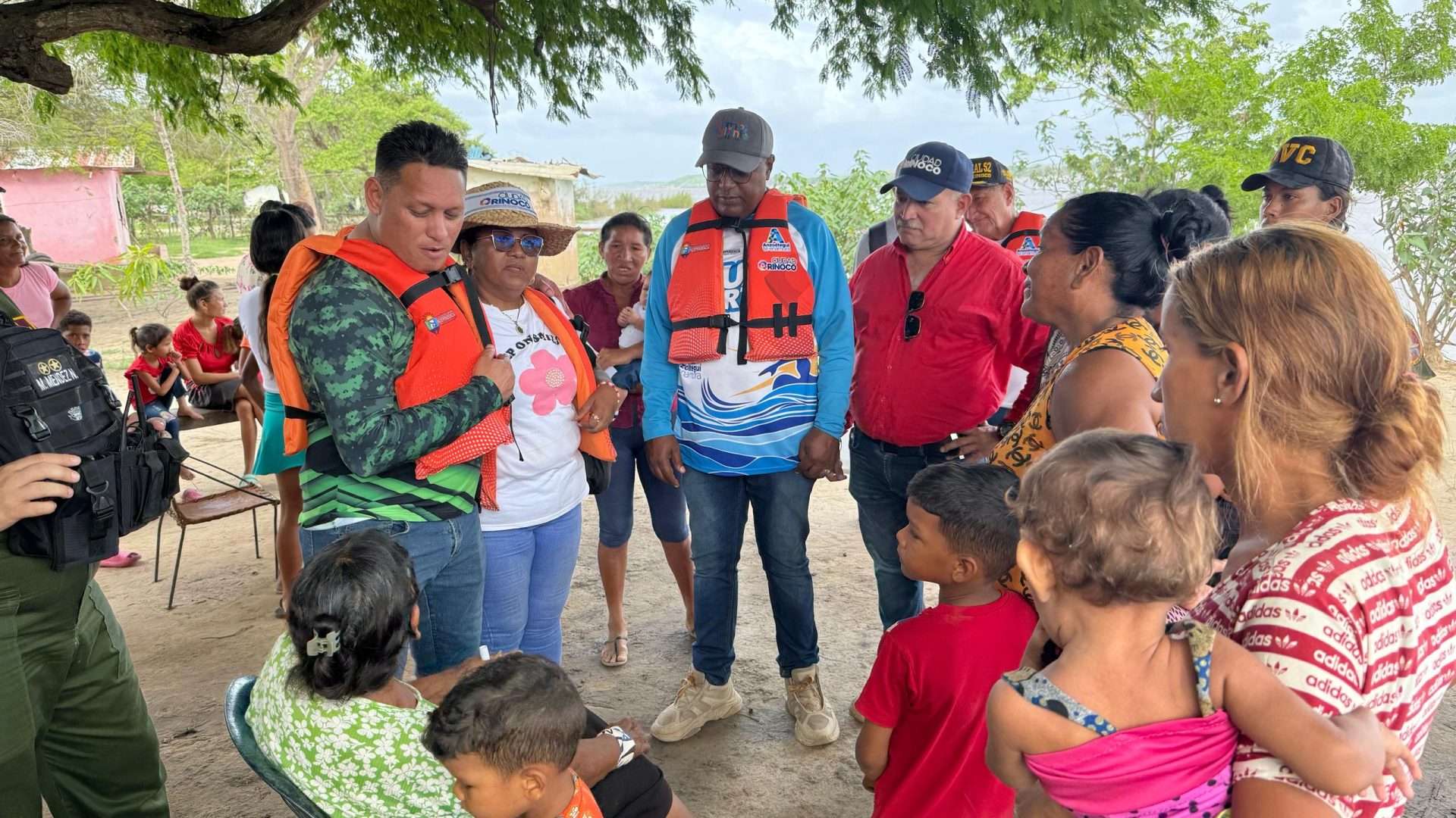 Plus de 300 familles ont été transférées dans des abris par inondation de l'Orinoco