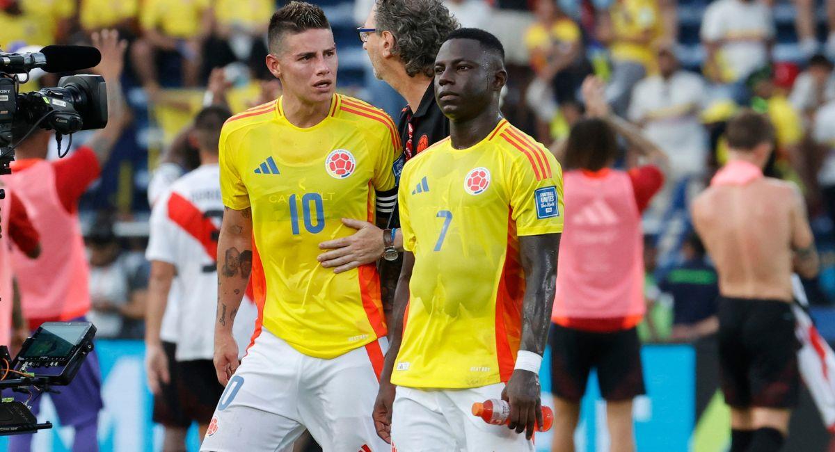 James Rodríguez y Marino Hinestroza jugadores de la Selección Colombia. Foto: EFE
