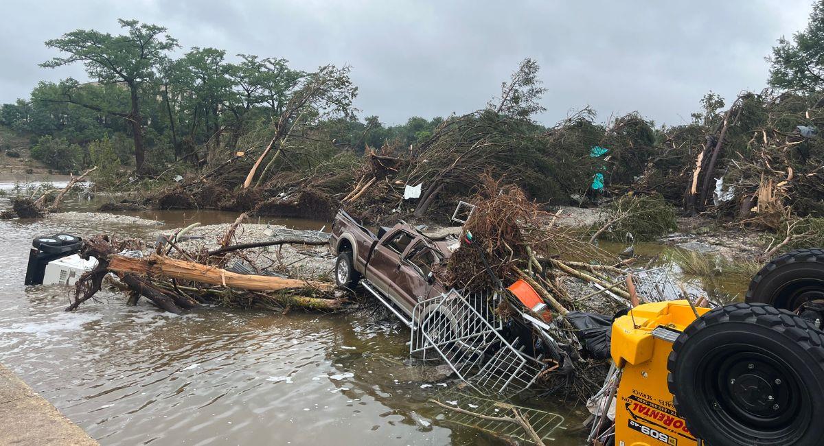 Escombros ocasionados debido a las inundaciones en Texas. Foto: EFE