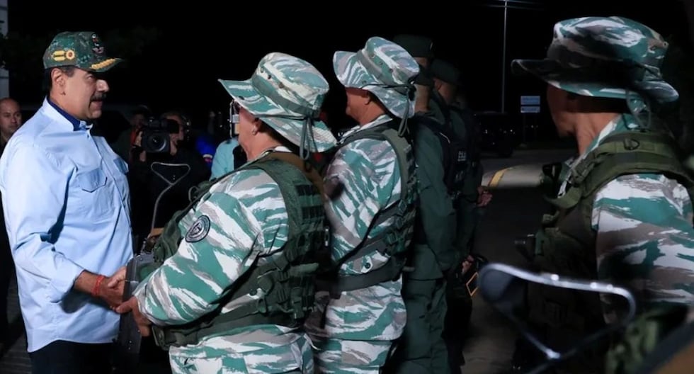 Maduro annonce la journée de formation militaire au milieu des tensions avec les États-Unis.