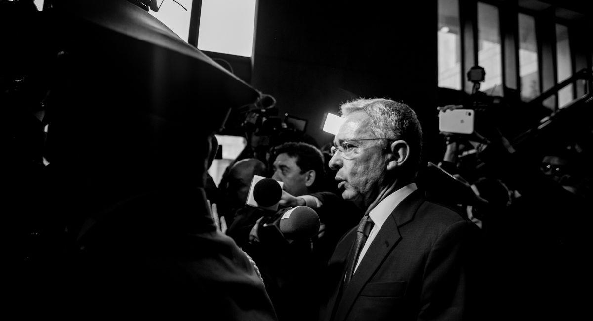 Álvaro Uribe Vélez podría regresar al Senado después de su renuncia al órgano en 2020. Foto: Shutterstock