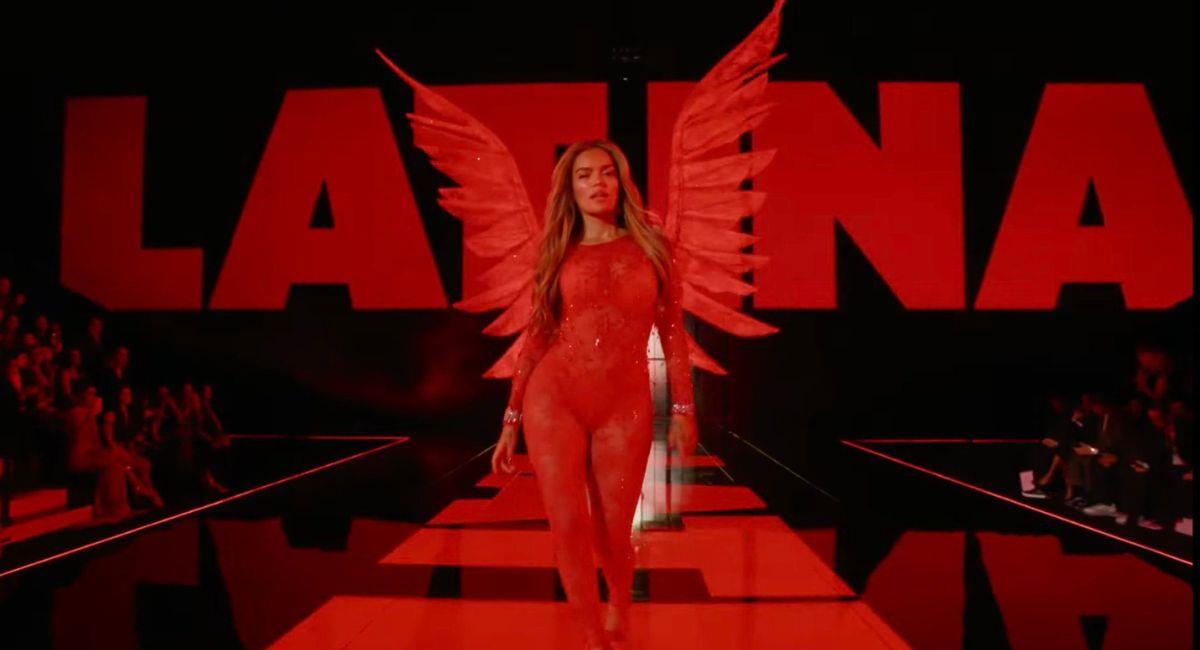 Karol G a ébloui avec sa présentation au défilé Victoria's Secret 2025