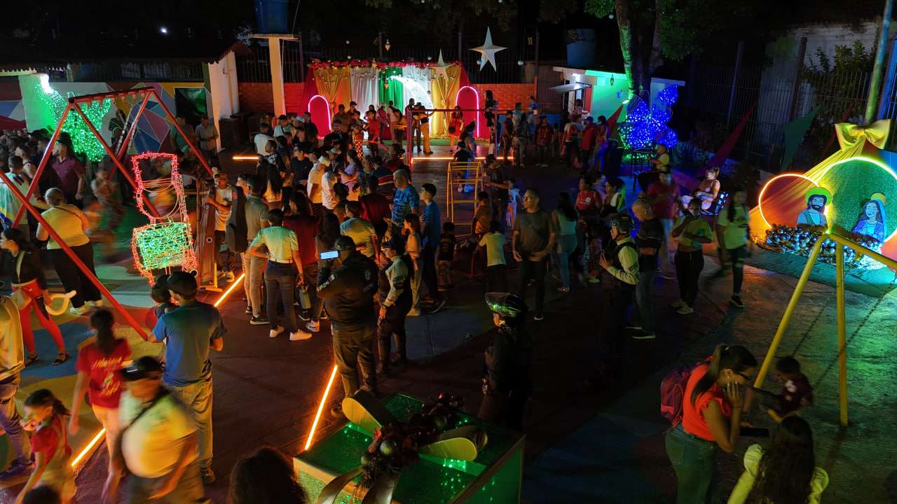 Le parc Antonio Miguel Martínez de Guárico rouvre décoré pour Noël