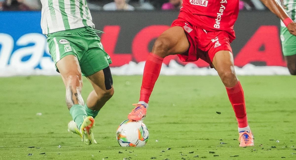 Atlético Nacional - América : L'arbitre a-t-il « mangé » un carton rouge dans la BetPlay League ? Attention à la pièce controversée