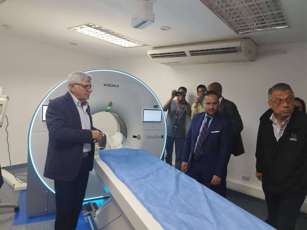 L'UCV inaugure le premier tomographe chinois installé au Venezuela