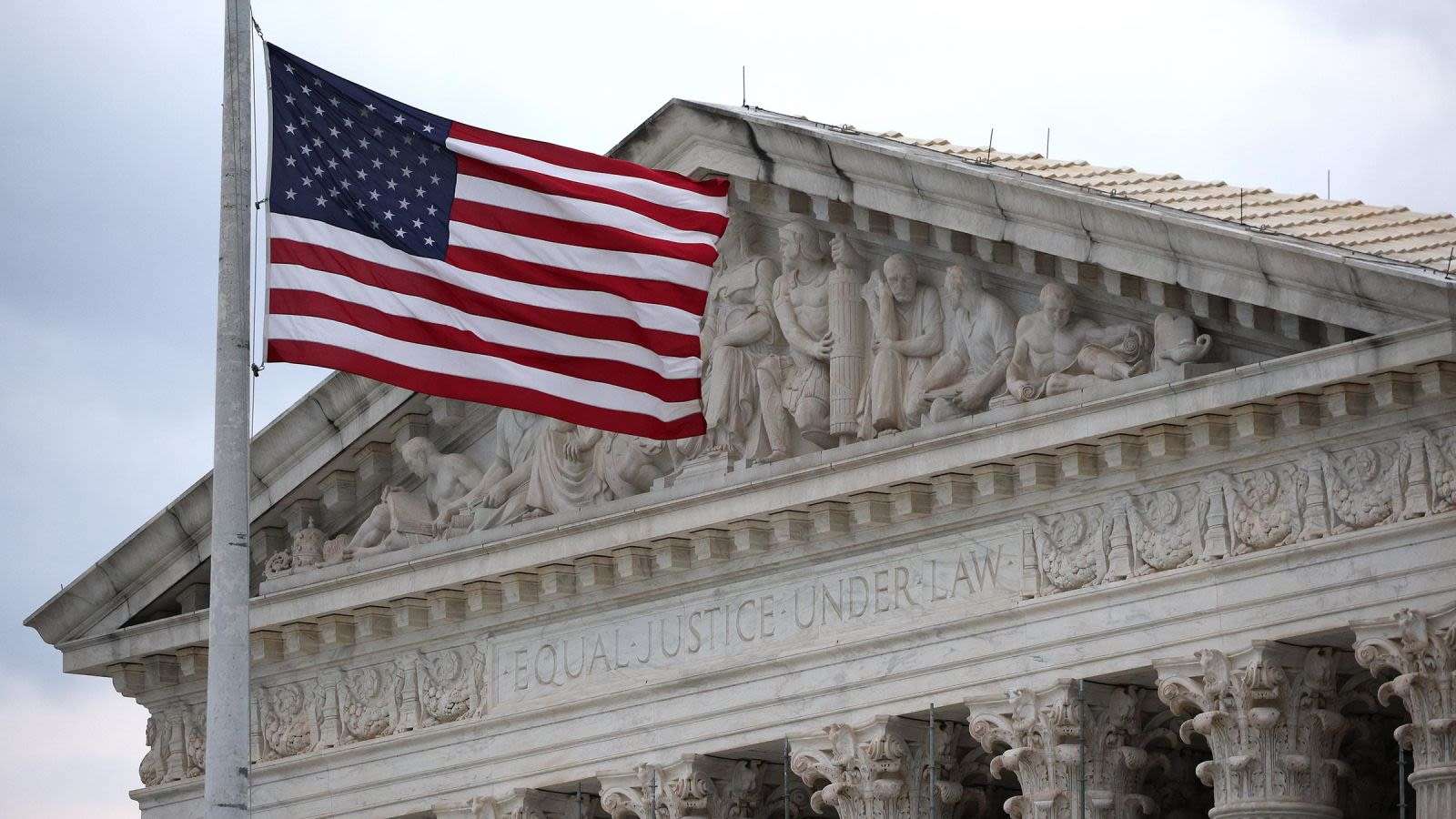La Cour suprême américaine pourrait déclarer illégales les tarifs douaniers de Trump