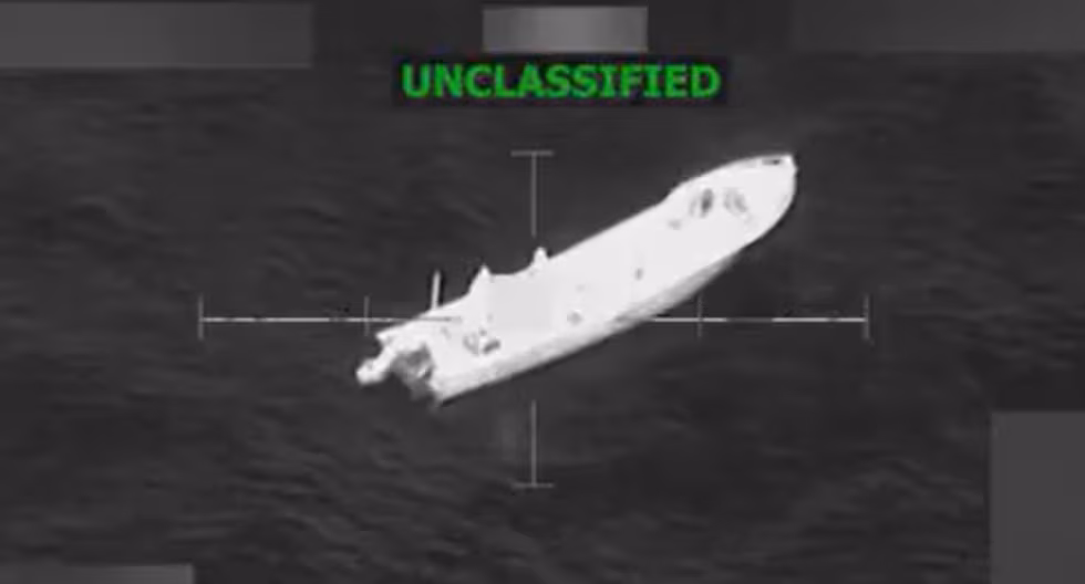 Les États-Unis ont attaqué deux fois le même bateau dans les Caraïbes pour tuer des survivants, selon les médias